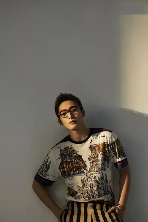 张彬彬眼镜文质彬彬