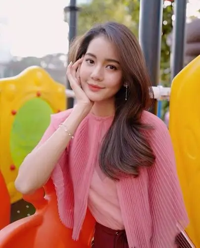 泰星bow妹子主演的电影《爱不是语言》已开播,还不赶紧约吗?