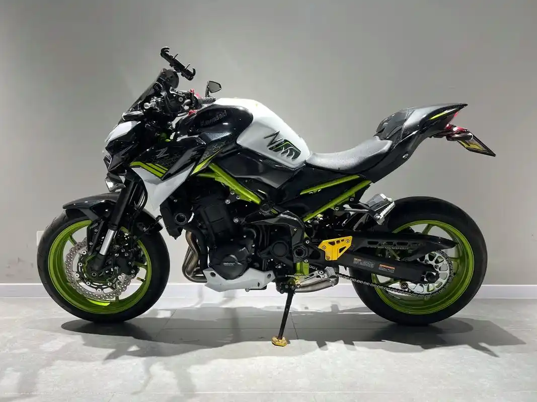 川崎z900.#川崎z900 珍珠风暴白#抖音机车 #摩托车 - 抖音