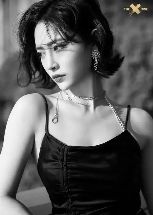 p>许佳琪(kiki),1995年8月27日出生于浙江省台州临海市,中国内地流行