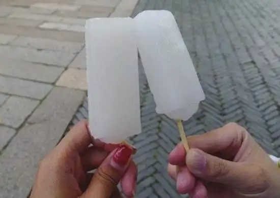 儿时常见的白糖冰棒.