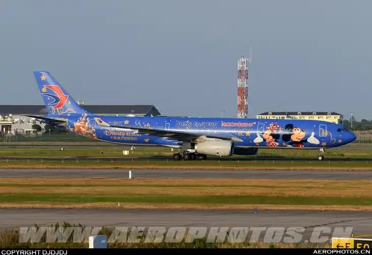 airbus a330-300- 航空摄影图库(www.aerophotos.com)