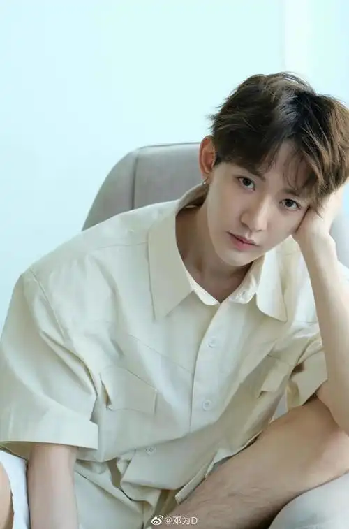 《长月烬明》在横店正式开机,95后新生代演员邓为作为主创演员与罗云