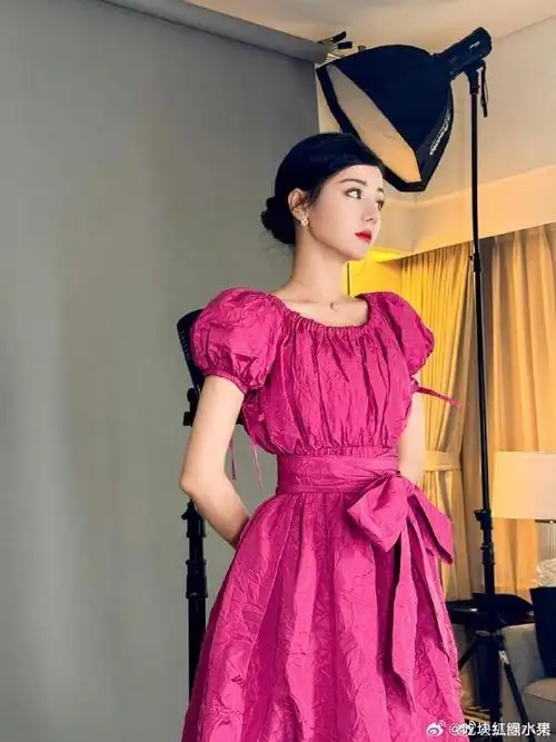 迪丽热巴今日dior造型 是应援色啊 有被美到吗#迪丽热巴 infj