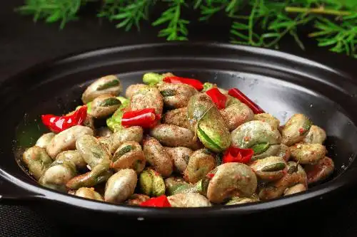 石锅蚕豆 葱油蚕豆