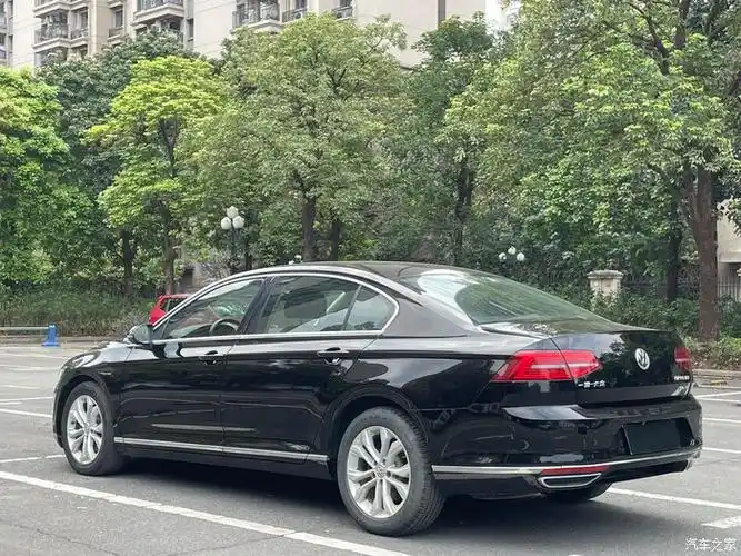 大众迈腾17年上牌330tsi18t豪华版一手车