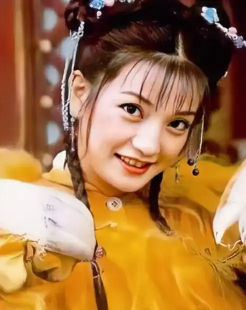 赵薇从家户喻晓的"小燕子"到"全网封杀",她这些年做了什么?