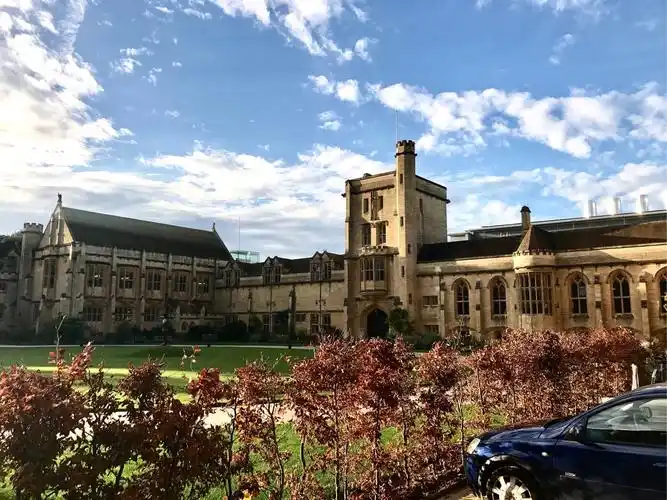 牛津大学曼斯菲尔德学院是个怎样的学院