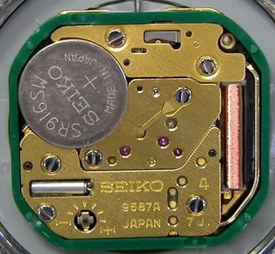 最近看大家都在讨论石英表,我就发些年差石英机芯图吧