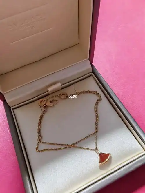 宝格丽红玉髓小扇子手链9790