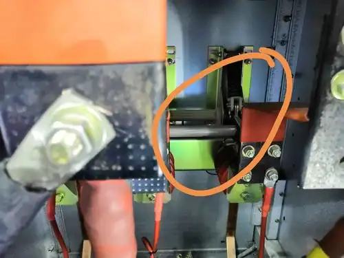 1#机6kv中置式开关合接地刀闸