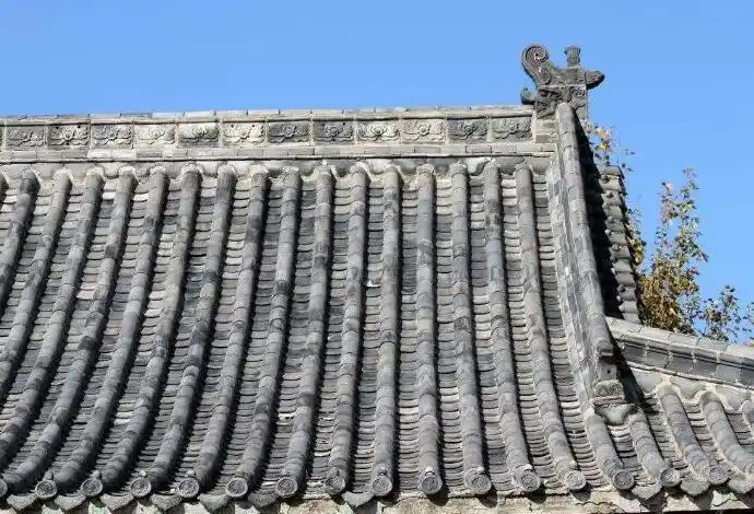 四合院屋顶上的小青瓦