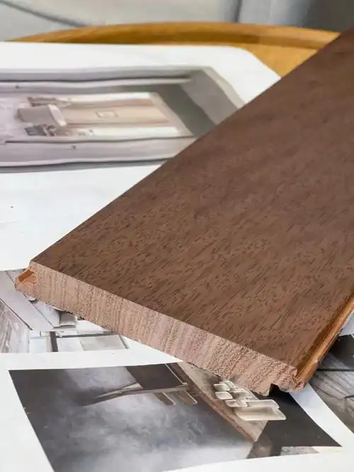 纯实木地板横截面你见过吗