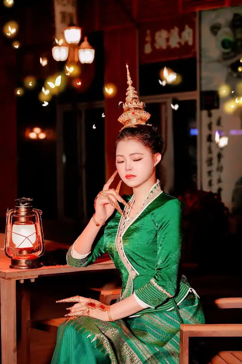 西双版纳写真 #哈尼宝贝 #苗疆少女 #异域风情 #穿傣装 - 抖音