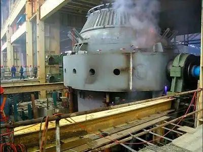 江阴兴澄特钢炼钢1#转炉安装就位