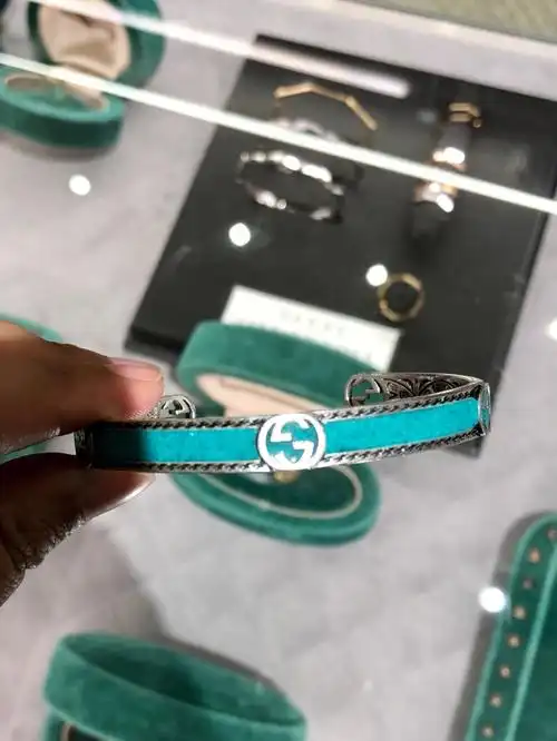 gucci珐琅手镯