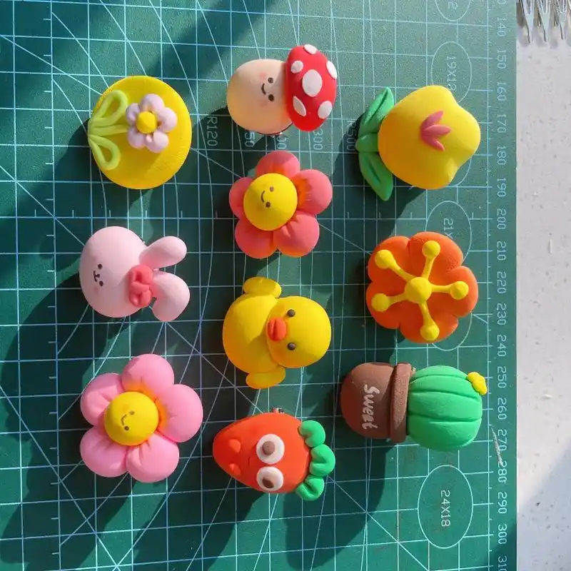 简单可爱的小胸针一起来给你家小朋友做起来吧