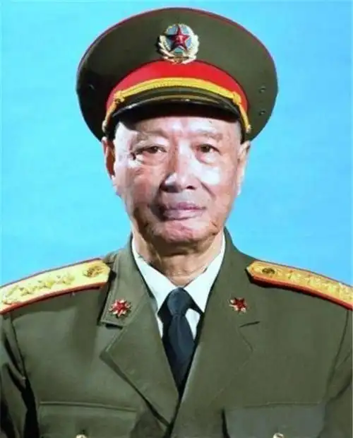 1981年,开国中将来到安徽宿县,他紧握老妇的手说:我来看您了