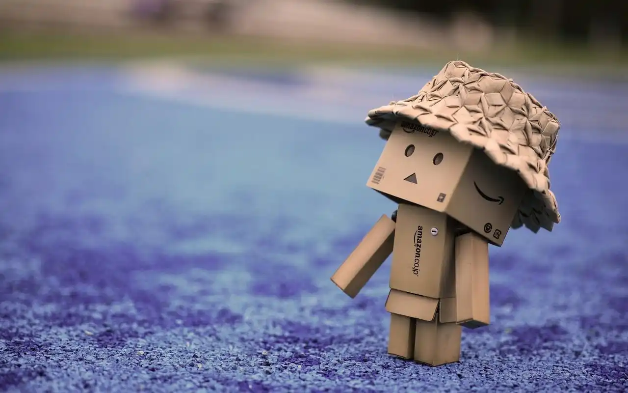 纸盒人阿楞可爱图片高清桌面壁纸