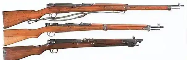 并且当时三八大盖为了适应近身作战,设计的枪支本身的长度比较长,这就