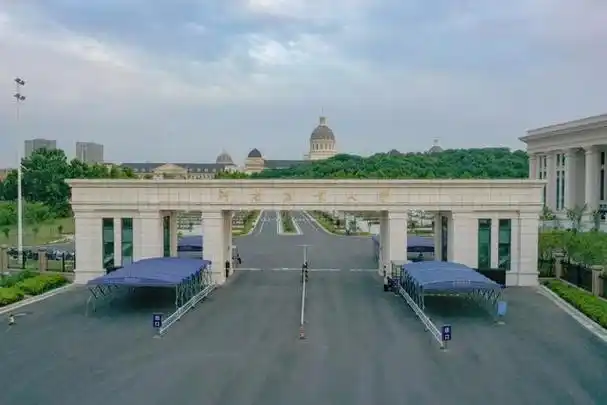 珍贵历史图片:河南农业大学各个历史时期的校门汇总!