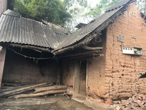 农村土坯房已经成危房了没房住重建有补贴政策吗