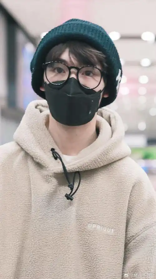 谁懂我有多喜欢丁程鑫带黑框眼镜05  @时代少年团-丁程鑫  #丁程鑫