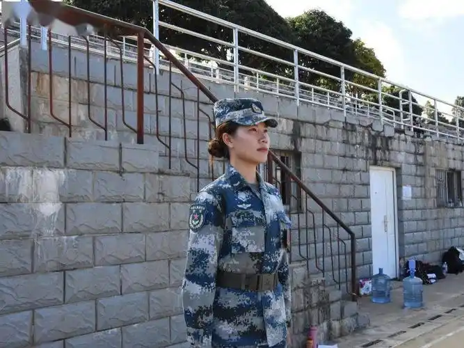 军训特辑丨最美女教官巾帼青春显芳华