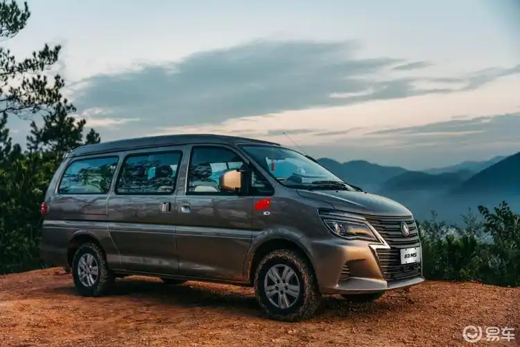 最便宜9座车大全菱智plus和大通g10实用对比_易车知识库