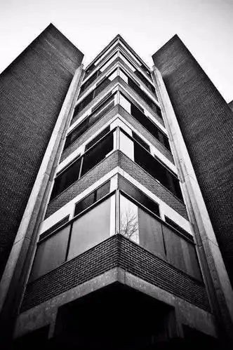 路易斯康与砖对话的人