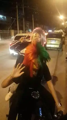 昨晚整个大理的葬爱家族成员占领了dmb所以这条推文有点辣眼睛