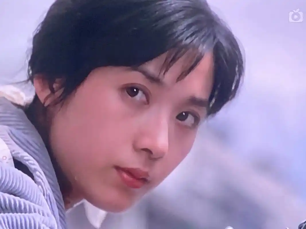 轻真好,老电影也好看. 大桥下面,张铁林,龚雪,年 大桥下面 - 抖音