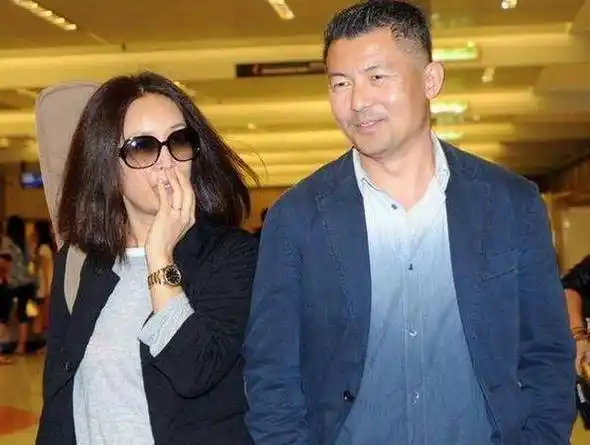 那英前夫近照曝光,没想到与现任是好兄弟,网友:那英不尴尬吗?