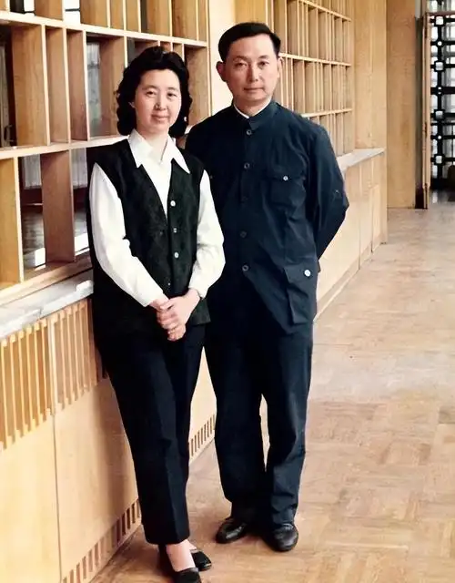 回顾梅葆玖妻子林丽源与丈夫恩爱一生有所亏欠晚年与20只猫为伴