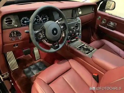 实拍|劳斯莱斯-库里南钻石黑,酒红色内饰,512万我已经死心了