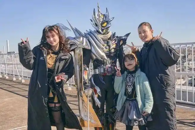 原创假面骑士dread的变身者合影来袭铠武开始在油管免费放送