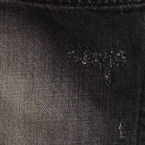 5安斜纹牛仔面料,擦压皱猫须技术和枪画猫须技术结合,优先在特定区域