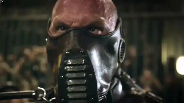 终极斗士4:壮汉一被释放,就控制不住拳头,直接把人打死