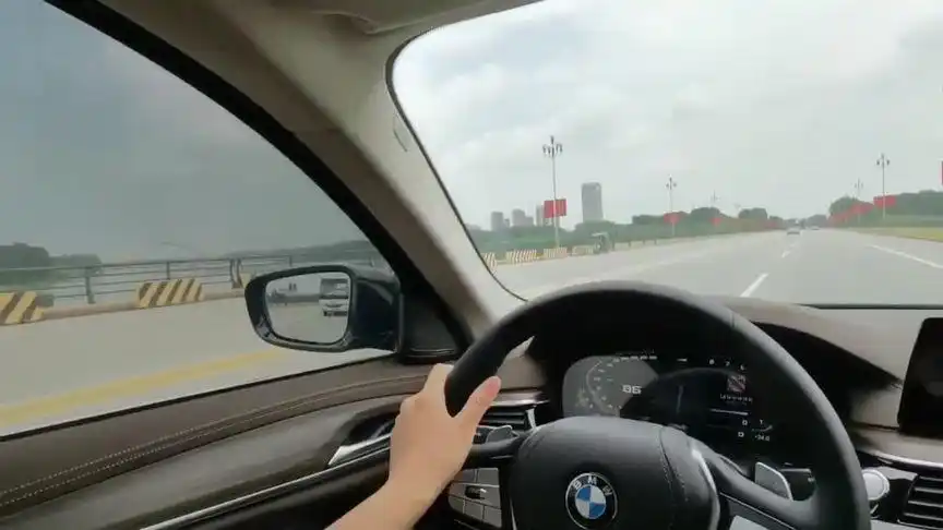 闷声发大财 享受在路上的感觉!#宝马