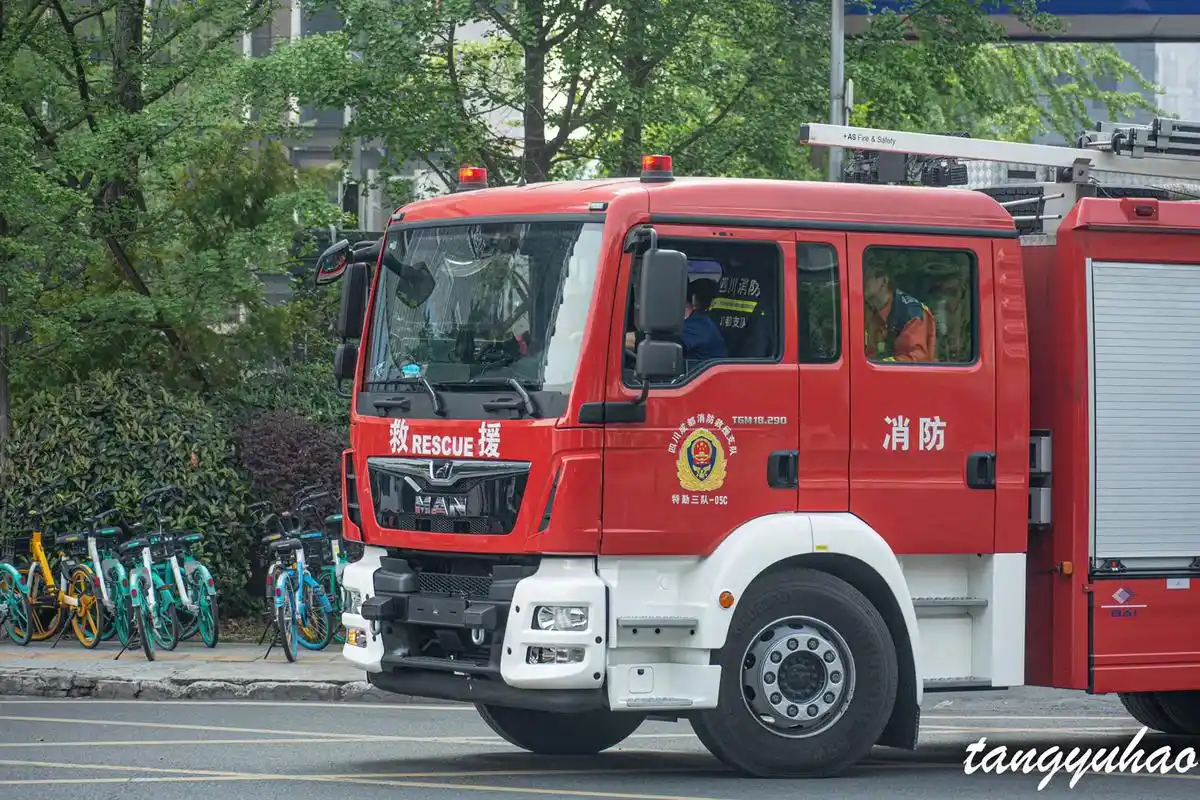 tgm18.290 底 意大利百安压缩空气泡沫消防车 很喜欢 - 抖音