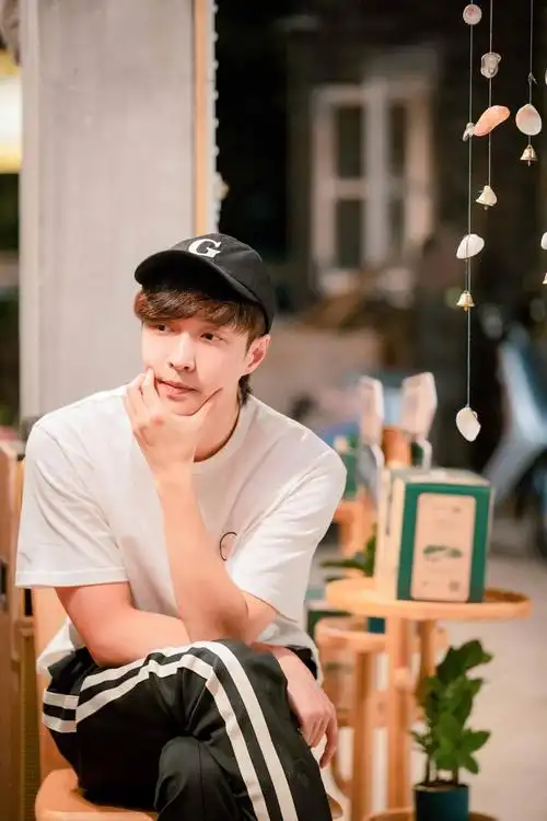 向往6张绍刚拜师张艺兴学舞彭昱畅张子枫跳伞一波三折