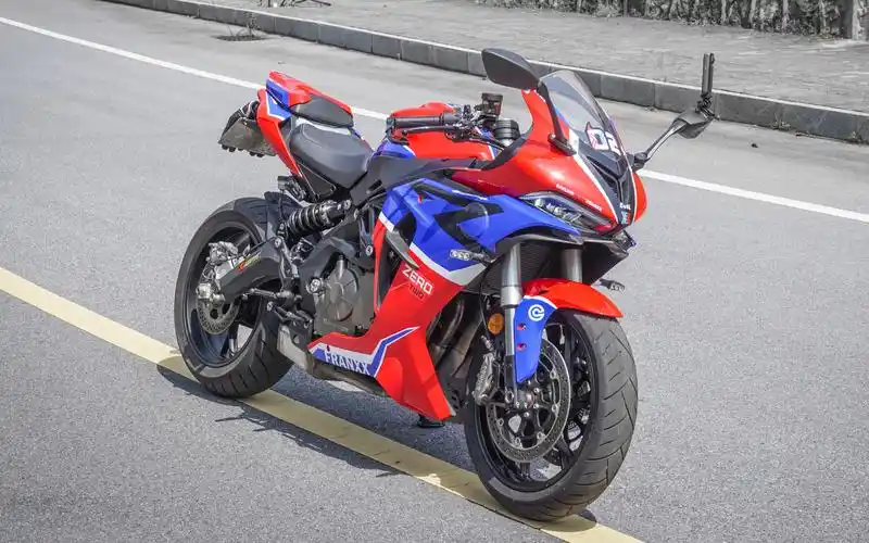 赛600痛车改装最终效果darlinginthefranxx