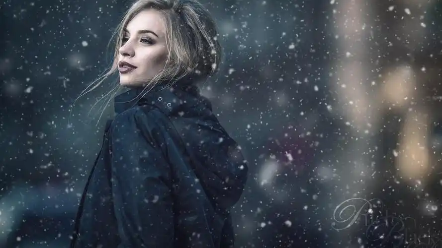 雪花飘舞下的女人上一图集:海边黄昏下的女人下一图集:欧美时尚个性