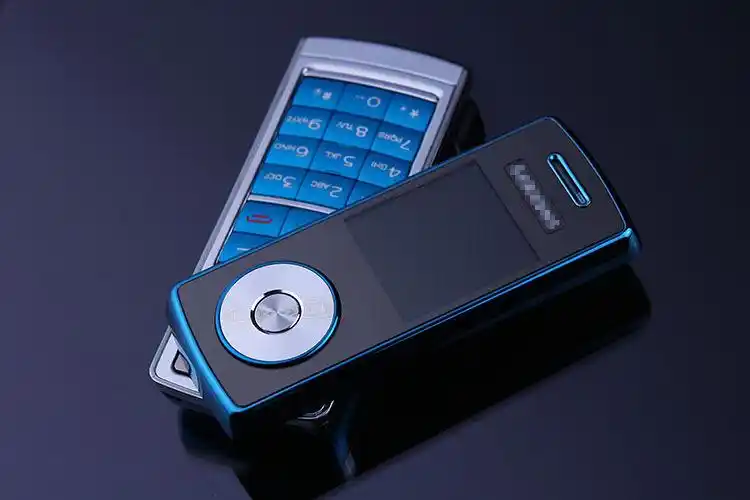 2013年新款旋转滑盖迷你f8音乐袖珍双卡双待迷你i国产超小手机