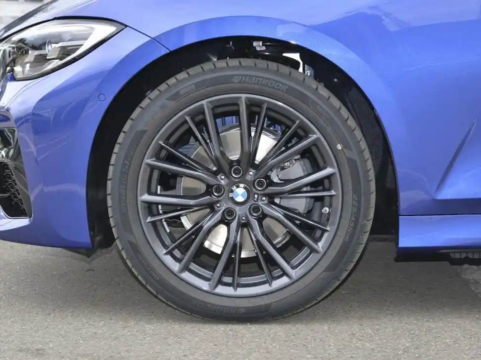 宝马3系轴距-配置-轮胎-易车