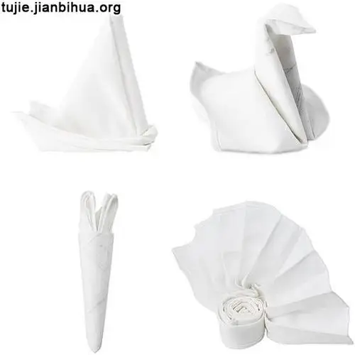可爱的餐巾造型借鉴了折纸的折法,四种造型分别为帆船,小鸟,胡萝卜