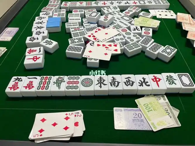 昨晚最后一把十三幺有鬼牌叫胡,摸到南风手上的牌东南西北中发白