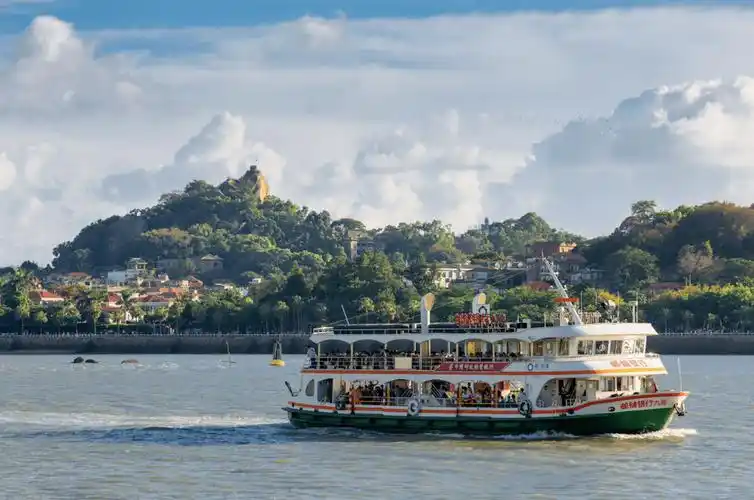 厦门轮渡有限公司客运部副经理叶泽辉说,根据《厦门轮渡有限公司旅游