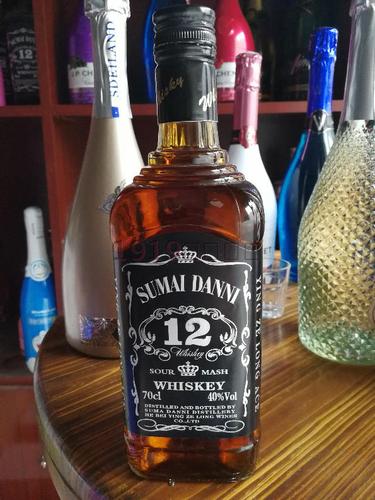 苏麦丹尼 洋酒 威士忌酒 调配威士忌700ml 夜场酒吧用酒40度包邮