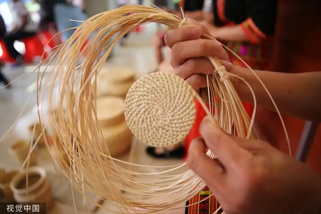 海南五指山探访美丽乡村02民族传统手工艺焕发新活力